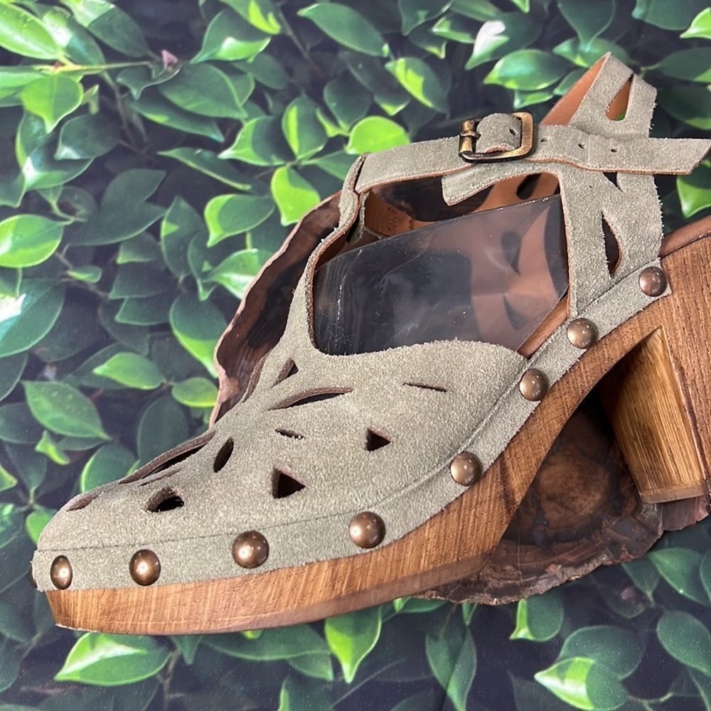 * Eric Michael green suede eyelet stud detail clog style heels - Picture 5 of 12